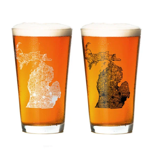 Detailed Michigan Map Pint Glass