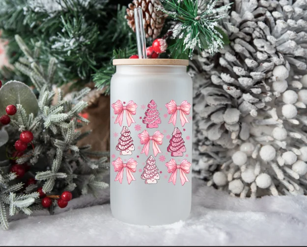 Christmas Pink Christmas Tree Snackie Cakes and Bows | 16oz Glass Can Cup with Lid and Straw